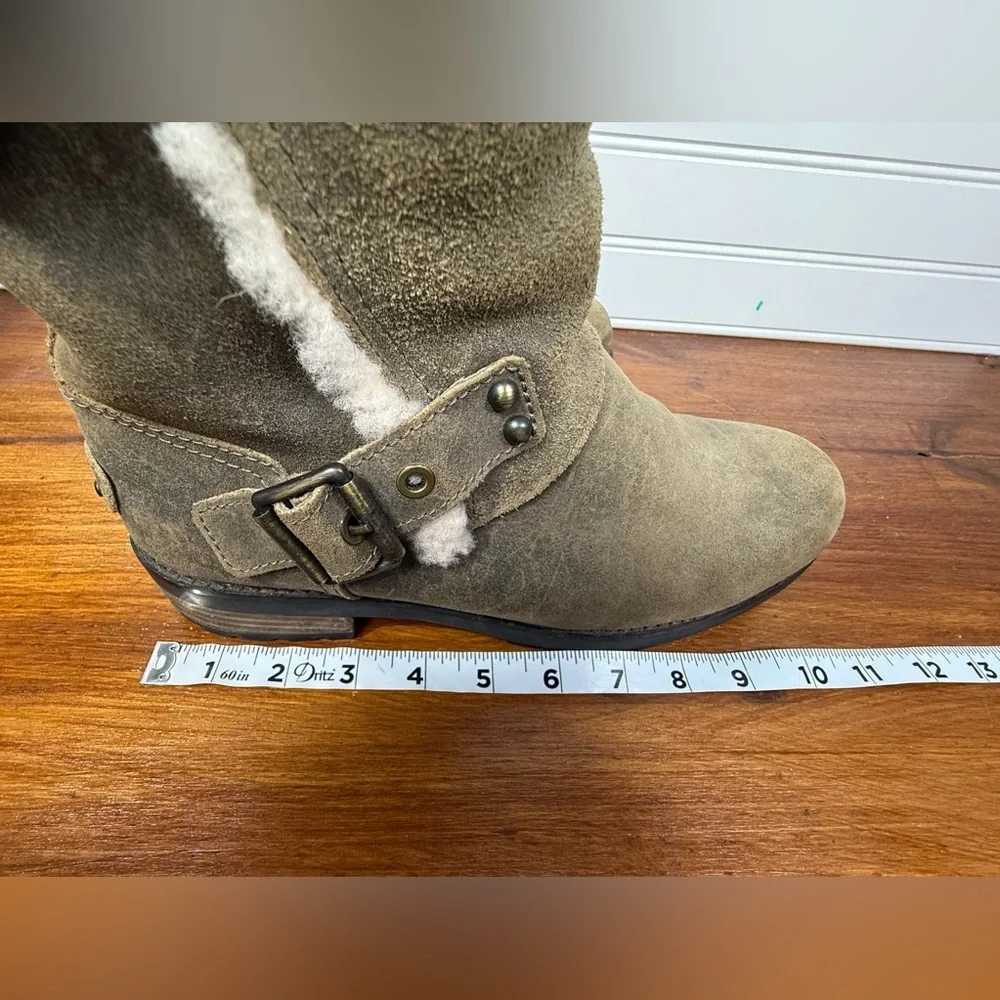 UGG women’s Niels II water resistant side zip moto Dove boots. Size 9.5 - Picture 11 of 11